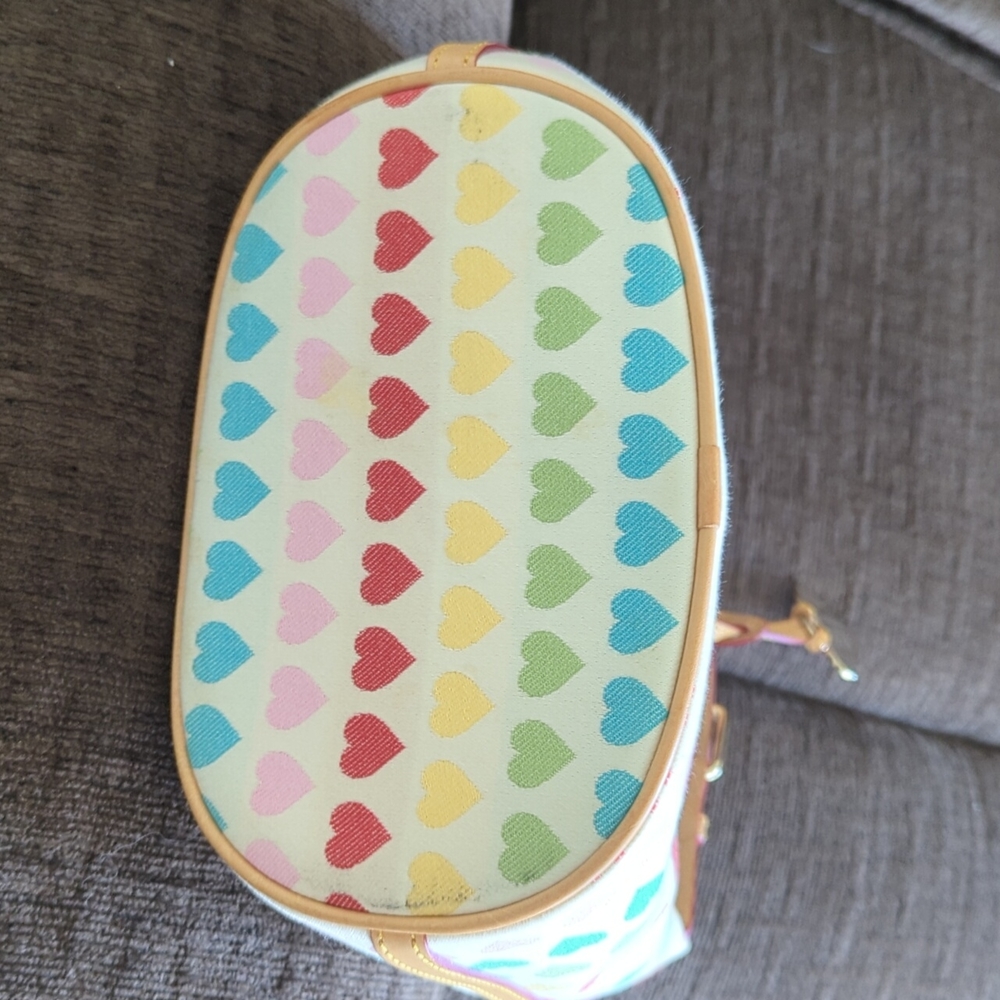 Dooney and Bourke heart purse - Picture 5 of 7